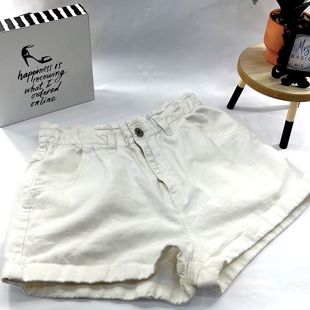 Bullhead Denim Co White High-Waist Jean Short, Size L